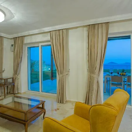 Denize Sıfır özel Plajlı Villa Kaş