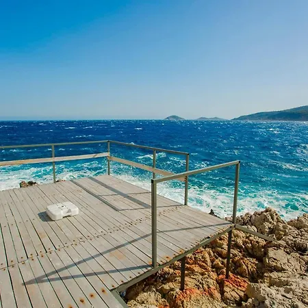 Villa Denize Sıfır özel Plajlı