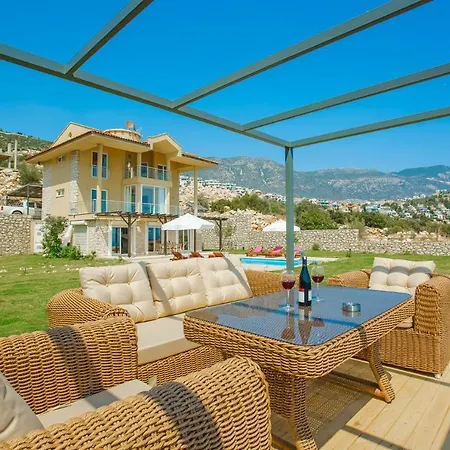 Villa Denize Sıfır özel Plajlı
