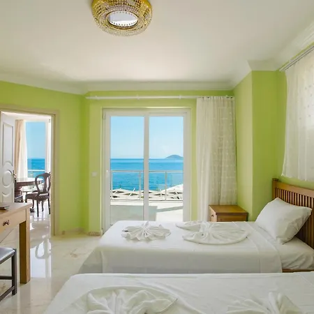 Villa Denize Sıfır özel Plajlı