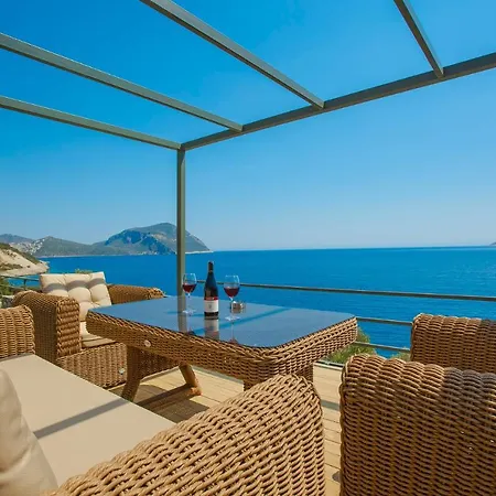 Denize Sıfır özel Plajlı Villa Kaş